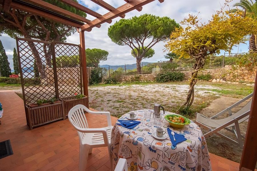 Residence Le Grazie Est Capoliveri  Dış mekan fotoğraf